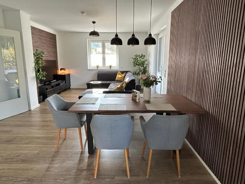 Exklusive Bei Berlin, Bis 5 Gaeste, Grosse Terrasse, Garten Apartment Bestensee