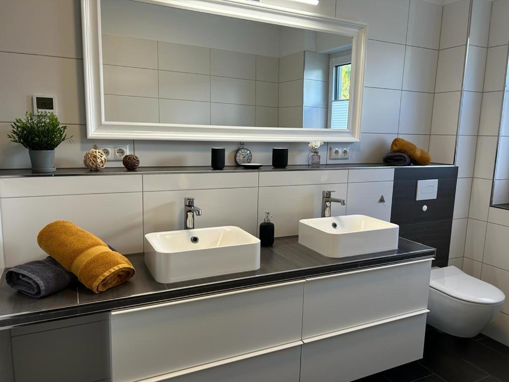 Exklusive Bei Berlin, Bis 5 Gaeste, Grosse Terrasse, Garten Apartment Bestensee